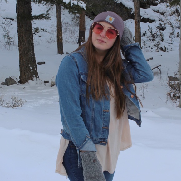 Meet your Posher, Meredith - Picture 2 of 3